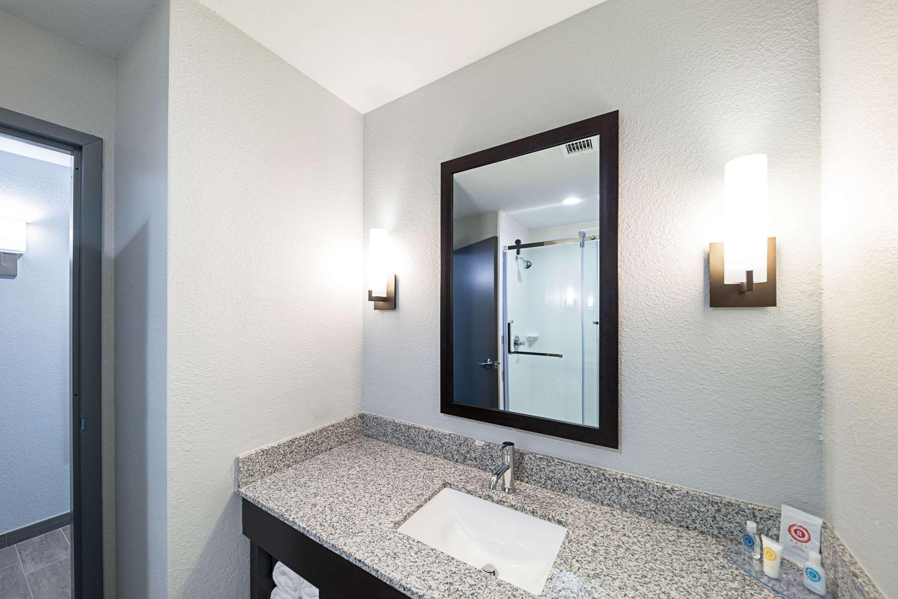 Comfort Inn & Suites Oklahoma City Near Bricktown Екстериор снимка